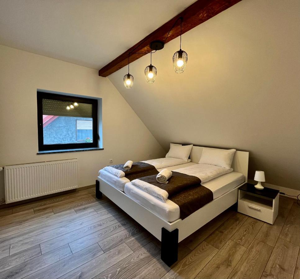 בובק Two Panorama Apartments מראה חיצוני תמונה